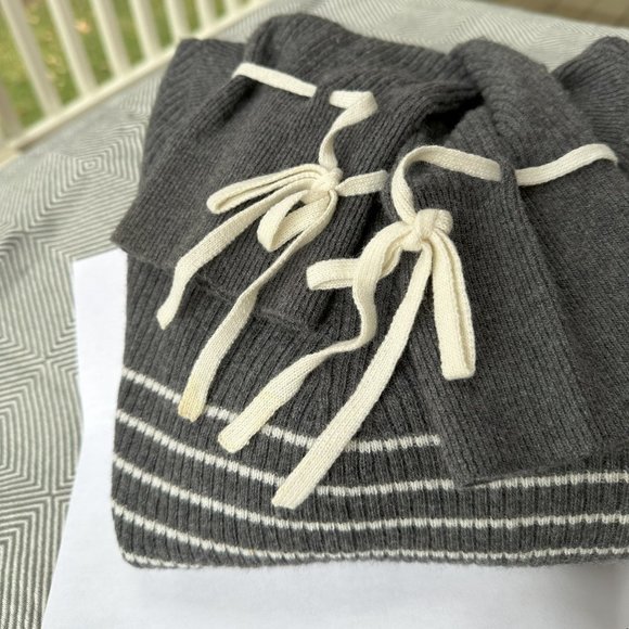 Banana Republic Merino Cashmere Blend Sweater - Italian Yarn by Filpucci Sweater - Picture 9 of 10